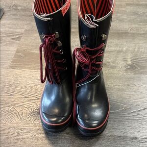 Hunter Black and Red Women's Winter Boots